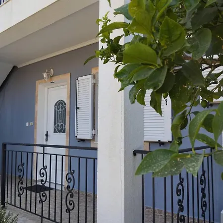 La Casa D'estate 2 شقة Lakíthra